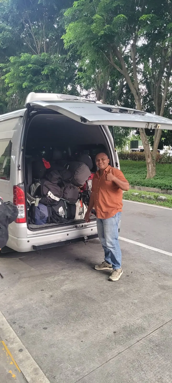 Le van chargé à bloc, cap sur Bukit Lawang et les orangs-outans